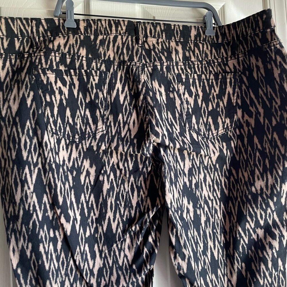 LYS Women’s Size 26W Patterned Black and Beige Jeans - Picture 9 of 15